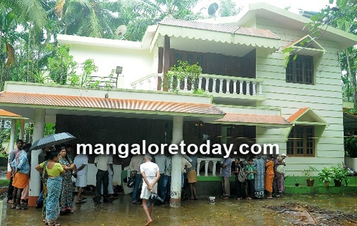 elderly couple stabbed in Kalladka 